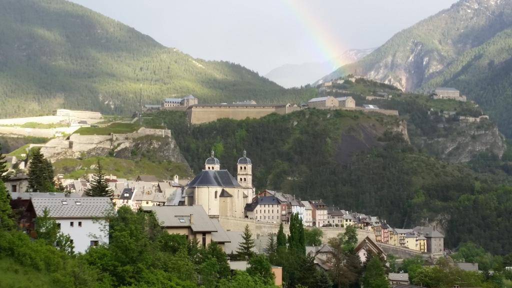 Maison A Tour Briancon 外观 照片