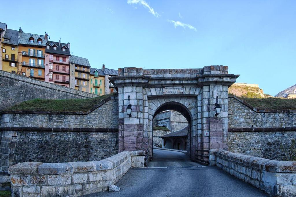 Maison A Tour Briancon 外观 照片
